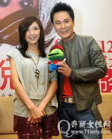 情歌王子张信哲老婆是谁 曝绯闻老婆黄韵玲资料