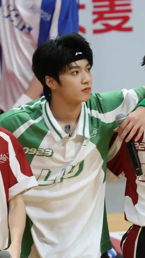 青年演员刘耀文