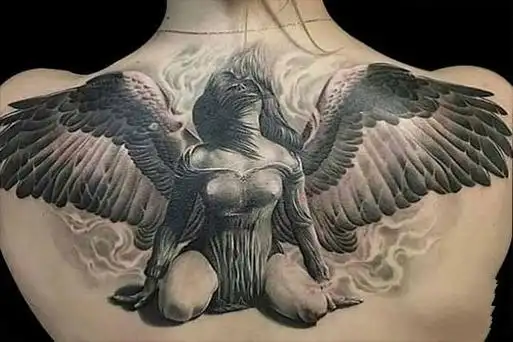 半背黑灰写实风格堕落天使纹身图案