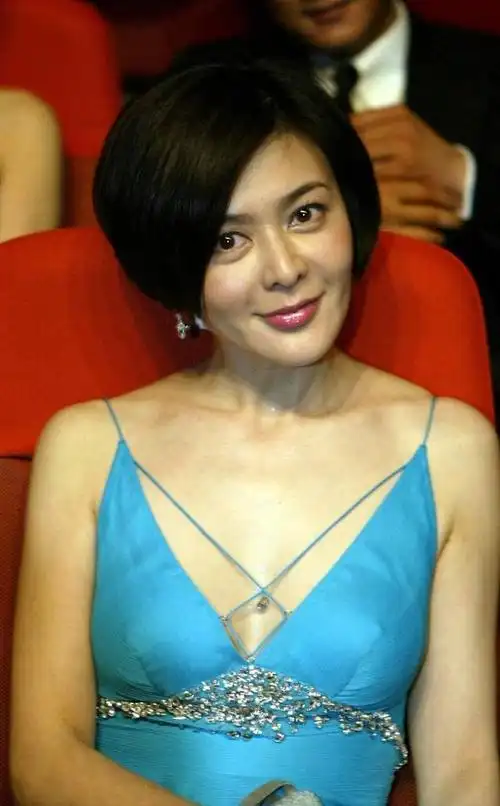 关之琳个人相册越老越有精神了风韵不减当年