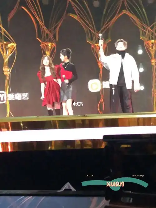 小鬼真的好白呜呜呜白的发光了宝贝#小鬼王琳凯  #小鬼  #虞书欣