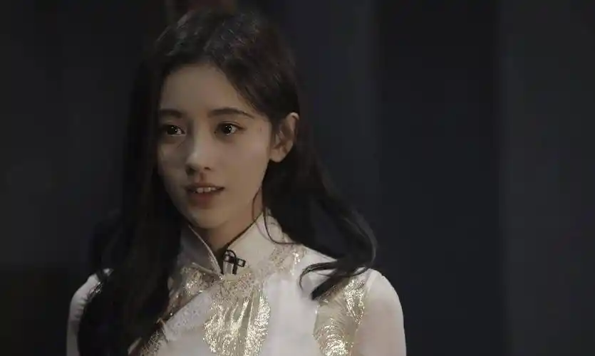 《综艺饭》朱一龙挑战遮面式唱演 王俊凯又被叫叔叔_鞠婧祎_薛之谦