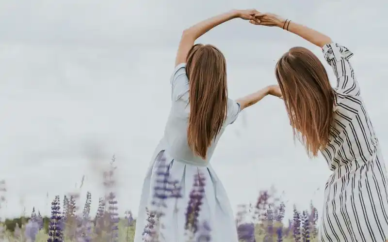 情意深重的闺蜜之情图片