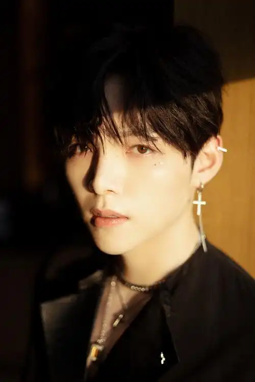 朱星杰2020瑞丽时尚盛典帅气图片写真29