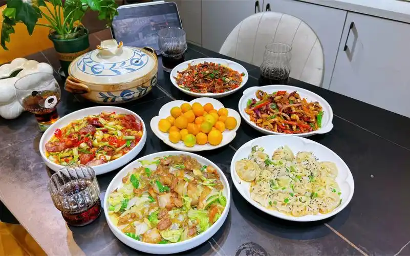 我可太会省钱啦!60元搞定一桌好吃的家常菜,牛肉炒苕皮真绝