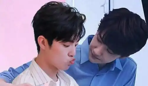 【揭秘】肖战王一博图片高清吻痕照 肖战王一博在一起实锤真人cp