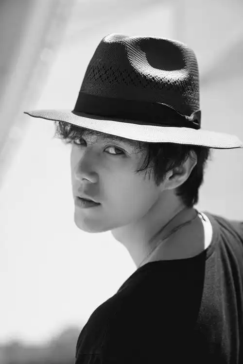 张超中国内地男演员歌手