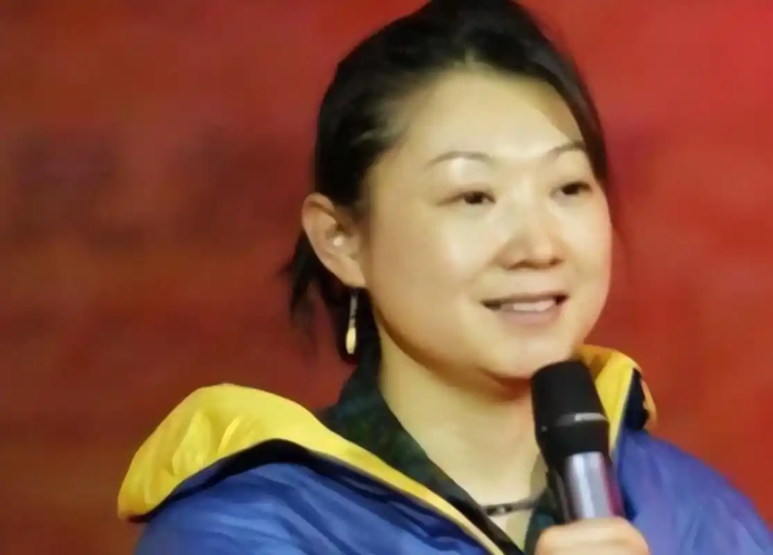 央视主持钱琳琳:携子嫁给小六岁张译,婚后却决定不再要孩子