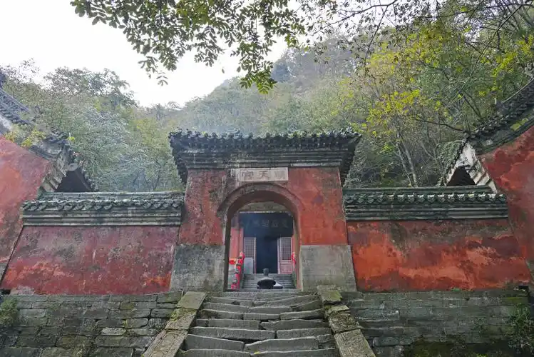 武当山黄龙洞攻略,武当山黄龙洞门票/游玩攻略/地址/图片/门票价格