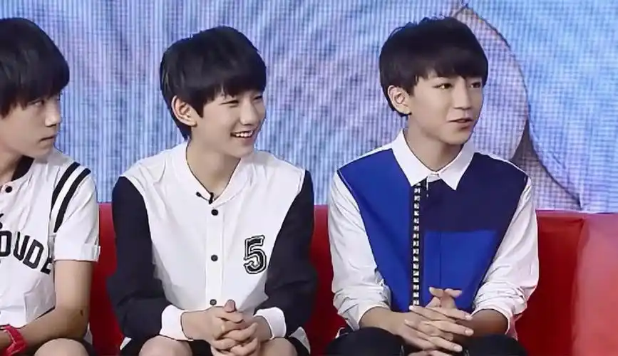 王俊凯王源为易烊千玺庆生