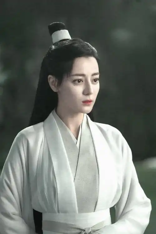 迪丽热巴纪云禾播出二周年产出接力