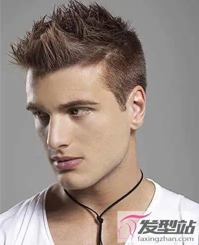 男生毛刺发型一款帅炸的男生短发