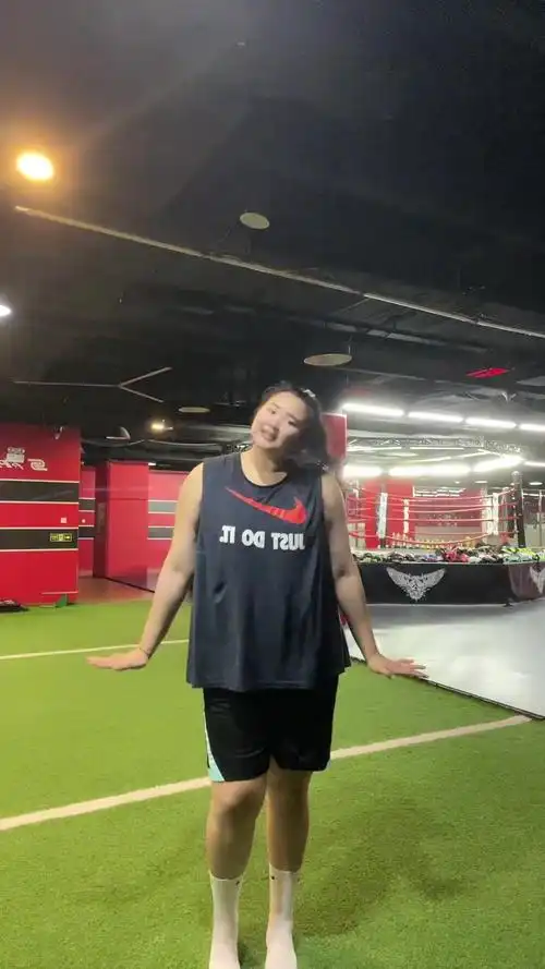 北师大女篮中锋刘禹彤可爱不?02