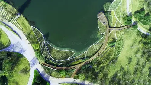 折线公园,自然形态与多维景观:成都麓湖生态城/gvl怡境国际