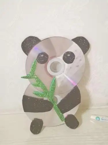 用光盘做的小熊猫