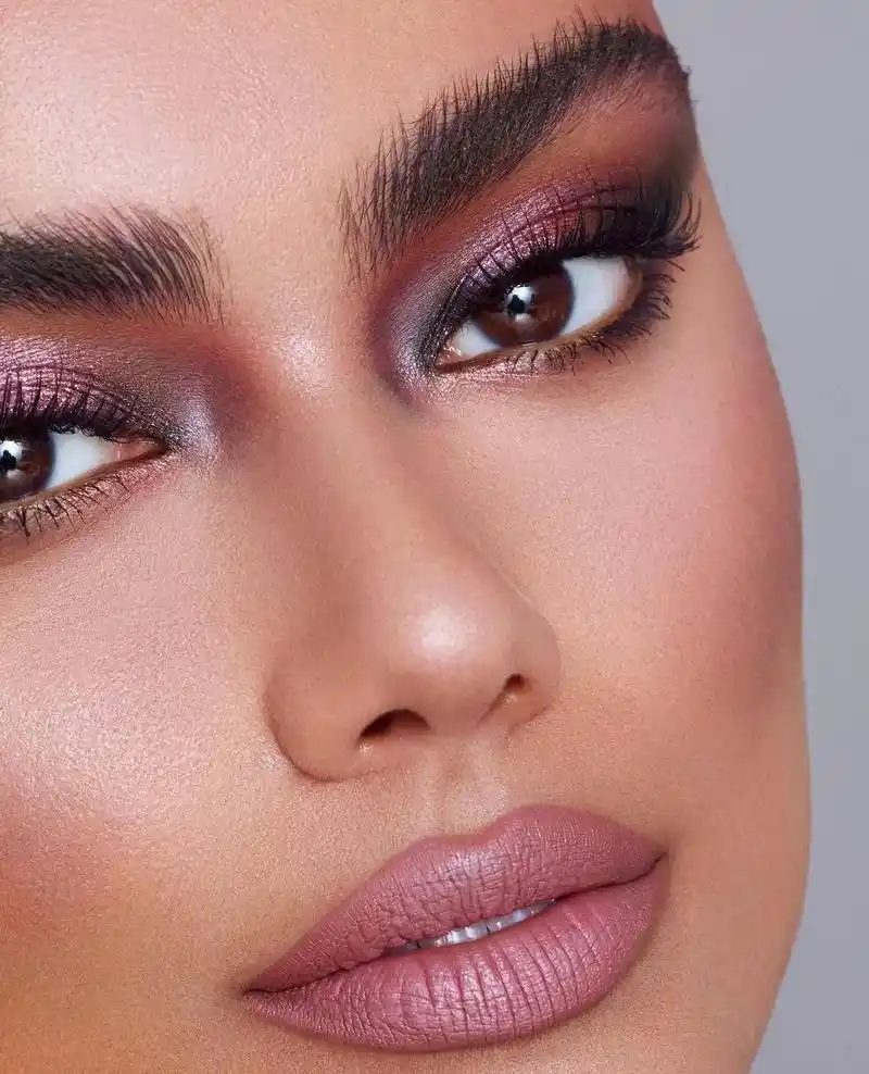 高级烟熏妆,欧美女明星最爱画法之一. 烟熏紫 - 抖音