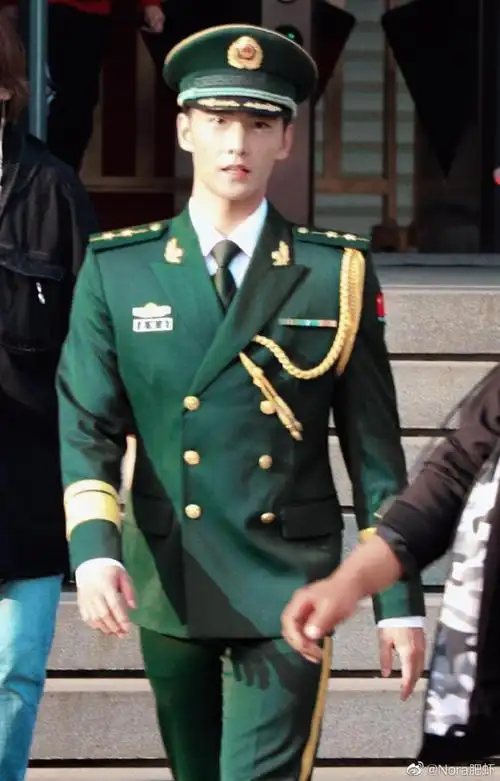 修眉毛修出男朋友##杨洋好帅##杨洋军装杀