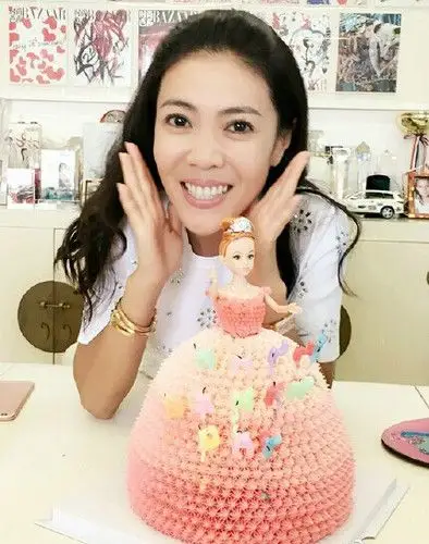 卡枚连祝正能量女王苏芒生日快乐