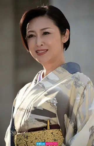 这位日本熟妇魅力不浅啊 一看就是韵味非凡的女人