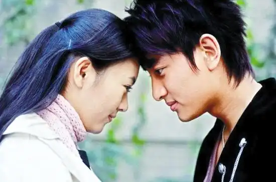 谍战电视剧,制片方一反常规,邀请了香港导演朱锐斌来执导《长江一号》