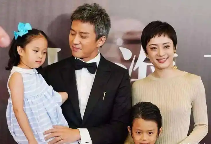 而邓超与孙俪,他们分别也给自己的儿子与女儿取