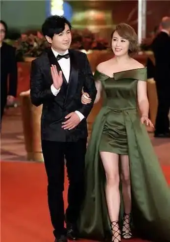 "喜剧女神"马丽:一直被嘲讽长得丑,嫁小11岁老公才找回自信