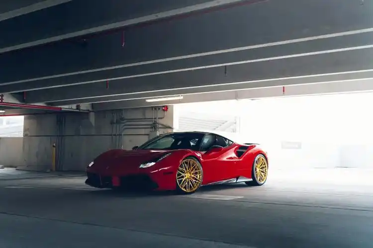 法拉利488黄金轮毂改装案例