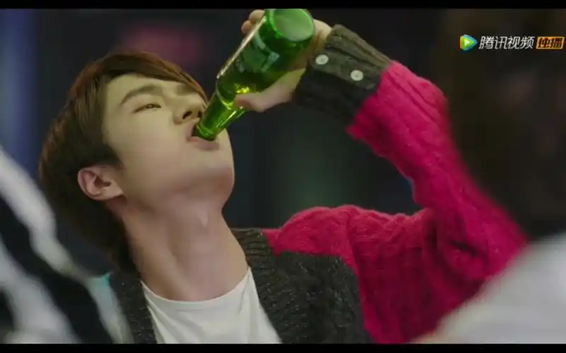 王一博学长喝酒