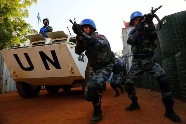 红色印记第98集中国蓝盔守护和平之路