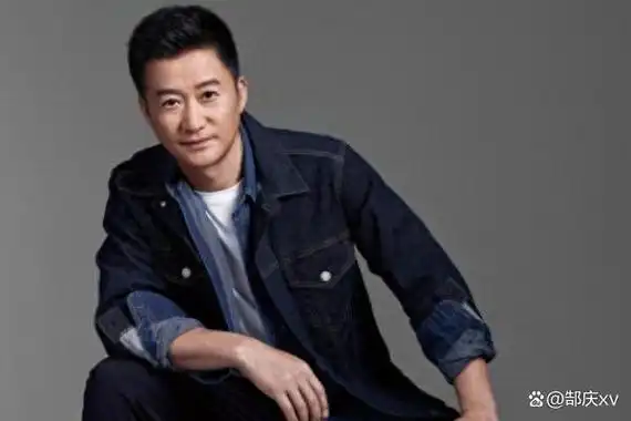 吴京面容衰老成话题,猜测补税事件对其影响有多大,引发网友热议