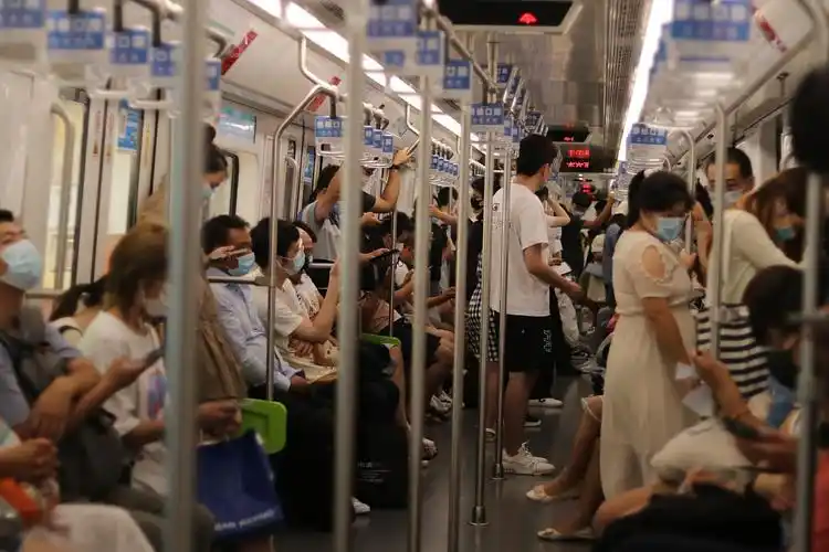 地铁站01里面的点点滴滴