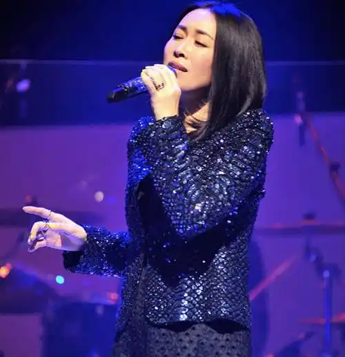 那英:和高峰在一起10年,带着儿子嫁给孟桐,后来婚姻状况如何了?