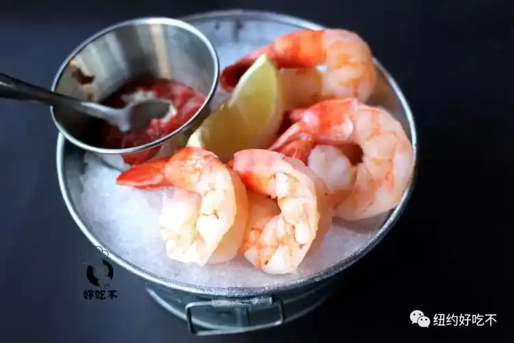 冷杯大虾,又叫shrimp cocktail,是西餐最常见的前菜之一.