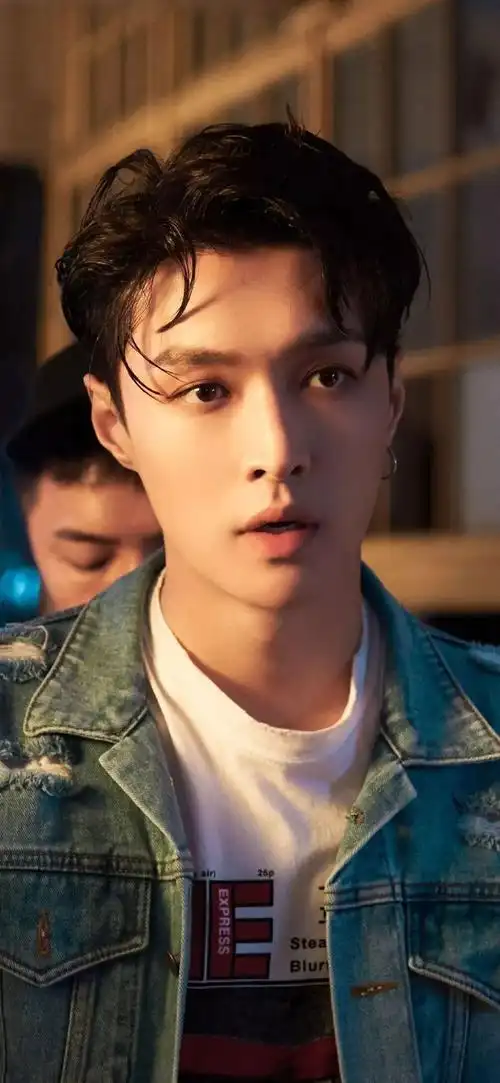 小绵羊张艺兴壁纸来喽