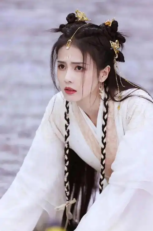 《长月烬明》4个人演白鹿的爹,3个都是宠女狂魔,唯有他是仇人