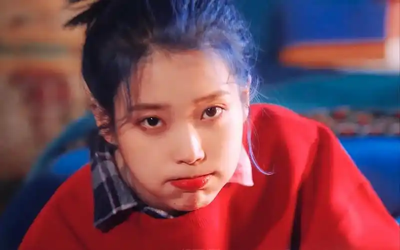 iu李知恩既可爱又漂亮的耳朵