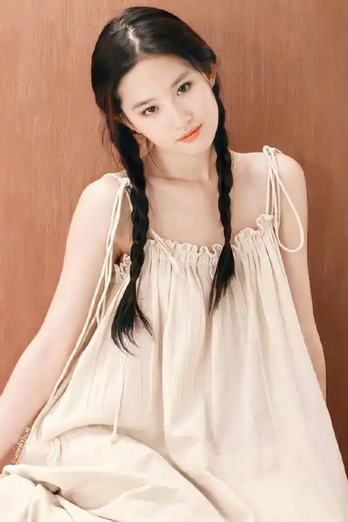 刘亦菲玫瑰故事双麻花辫造型##对刘亦菲的创纪录告白