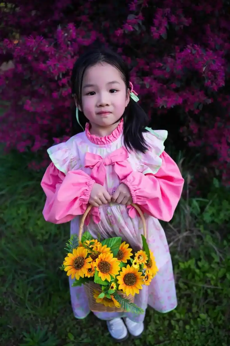 #超有镜头感的小女孩 #女儿控👧请你慢慢长大🖤