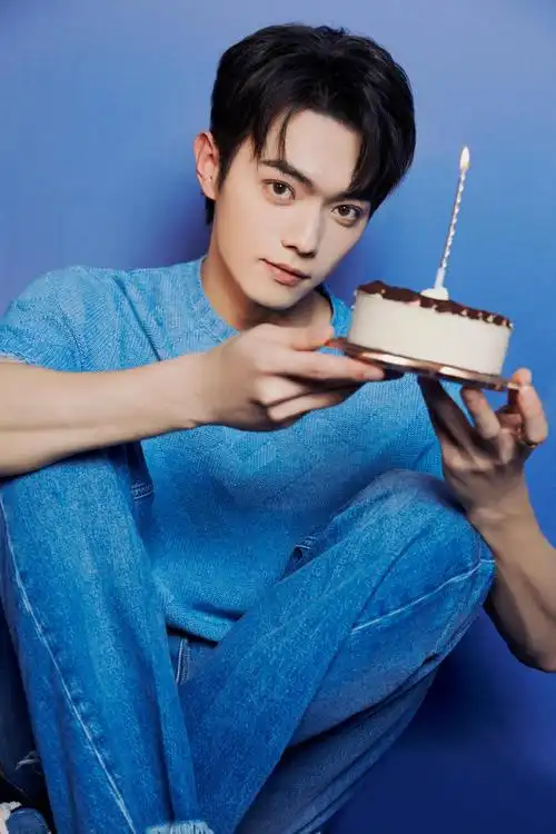 许凯带粉丝看海##明星生日汇