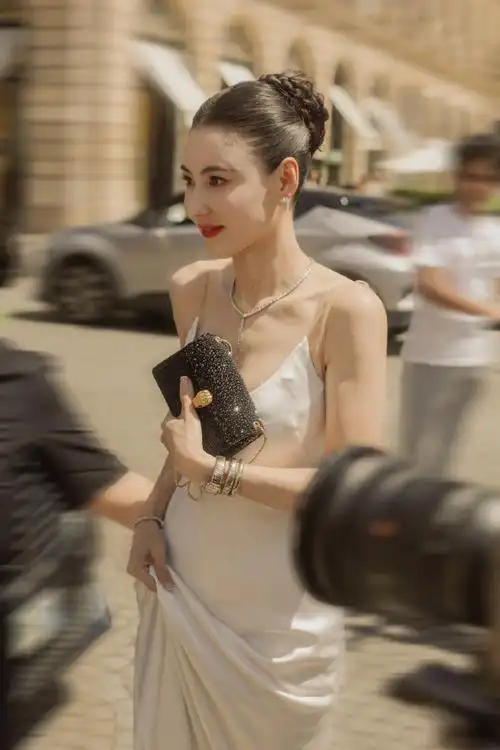 张柏芝身材曲线##张柏芝腰臀比