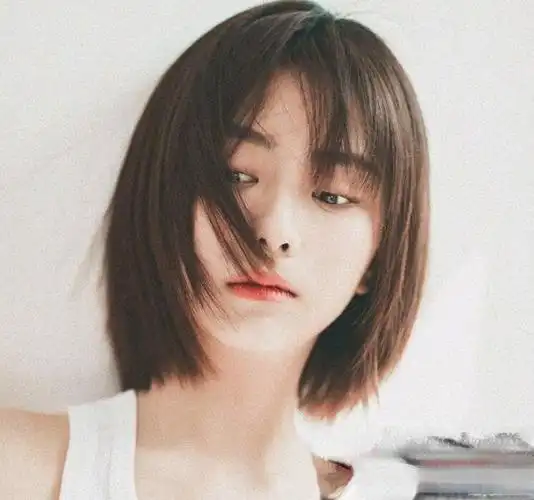 谭松韵《以家人之名》圆脸型成功驾驭包波波头!