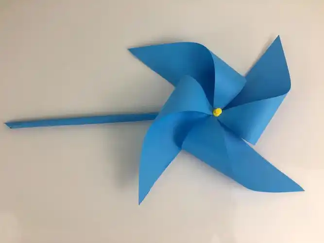 童年时代的大风车,给你的宝宝亲手做一个,看过视频一学就会