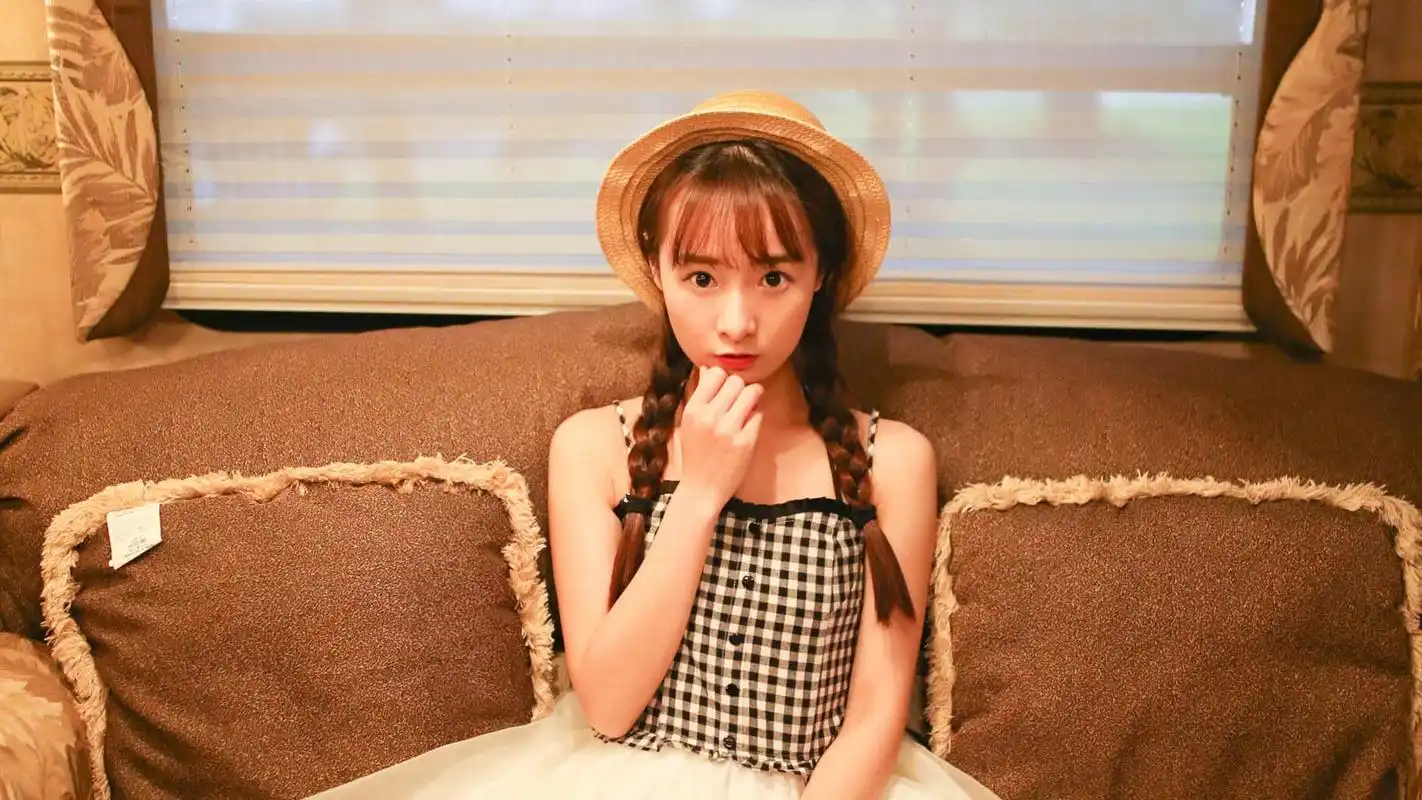 文艺可爱女生图片壁纸高清大图预览1920x1080_美女壁纸下载_美桌网