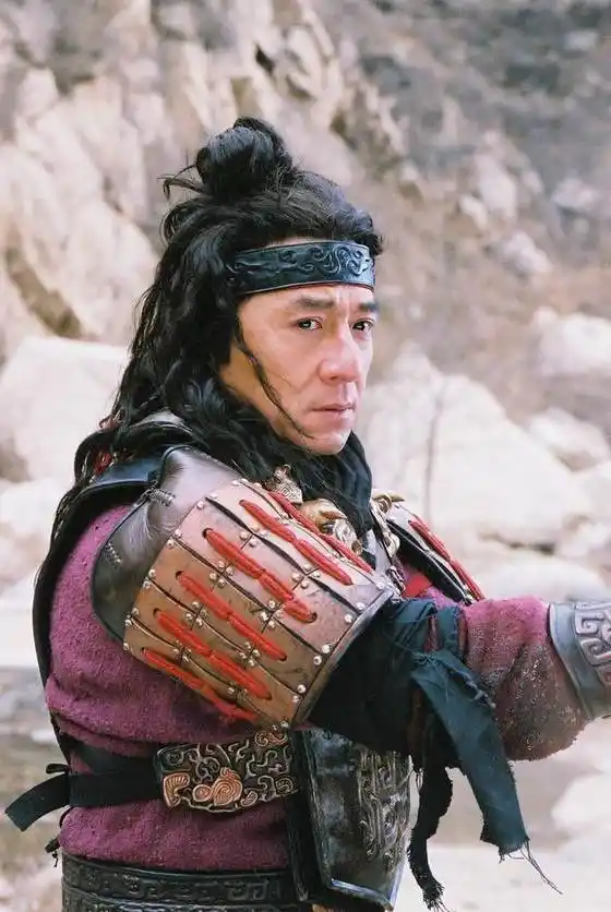 八字命理名人篇成龙阳刃驾煞食神清透艺术之星