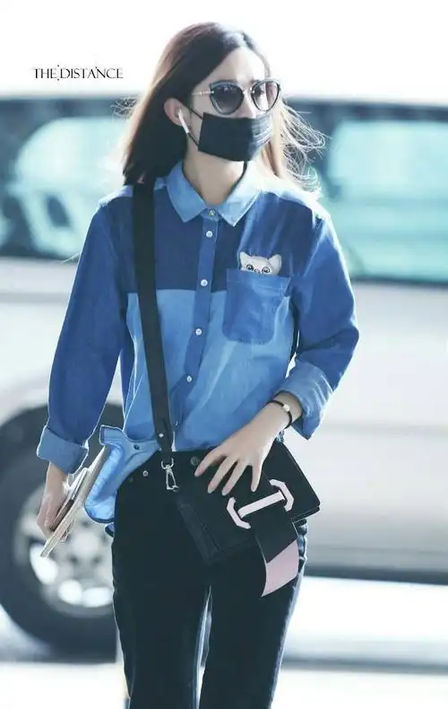 赵丽颖机场look,果然好身材都是练出来的_高清图集_新浪网
