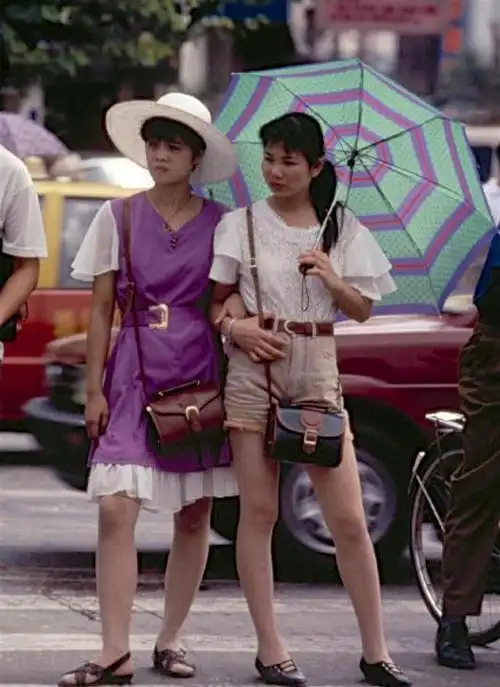 一组老照片:1990年代的中国"时尚",城乡差距大