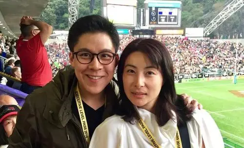 同为霍英东孙子霍启刚娶了郭晶晶霍启山恋上章子怡至今单身