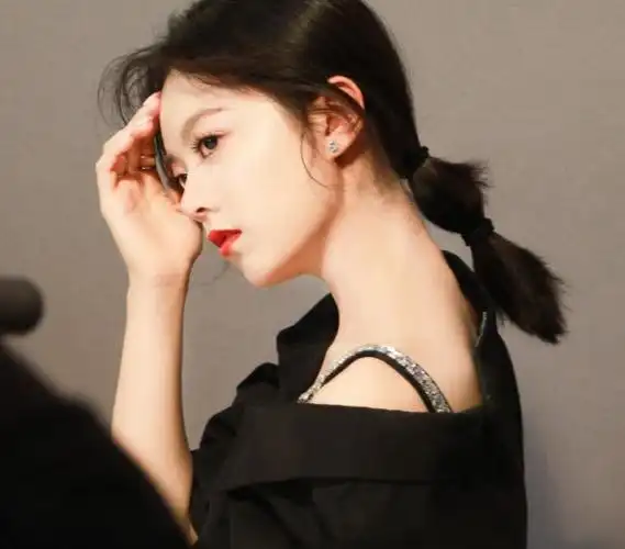 以及关于赵今麦长相相似的女孩是谁,赵今麦的男朋友是王俊凯吗,赵今麦