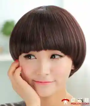 学生蘑菇头短发发型女 复古俏皮又可爱-中名网