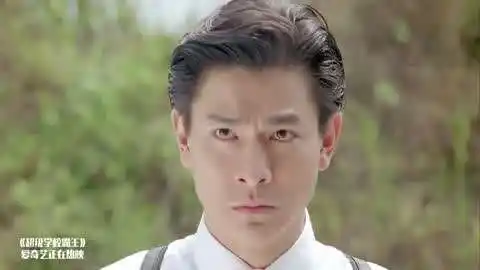 超级学校霸王:华哥装学生背书包上学,学生说好老,不要面子啊!